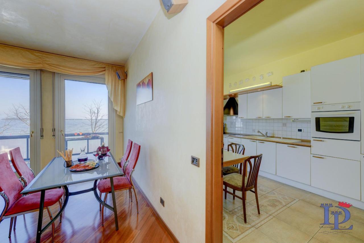 Desenzanoloft Official Partner Marriott Homes & Villas - Charming On The Lake Front Lake Desenzano del Garda Kültér fotó