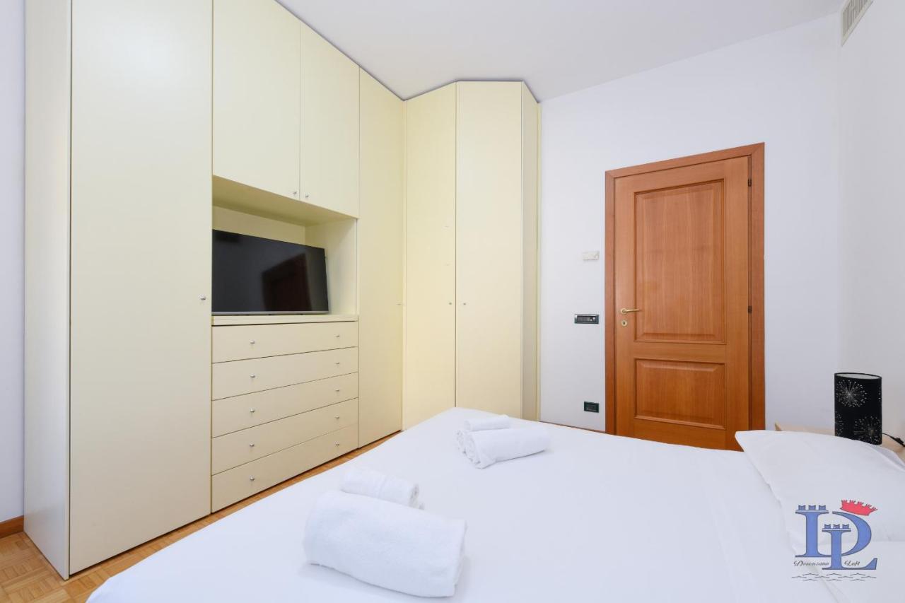 Desenzanoloft Official Partner Marriott Homes & Villas - Charming On The Lake Front Lake Desenzano del Garda Kültér fotó