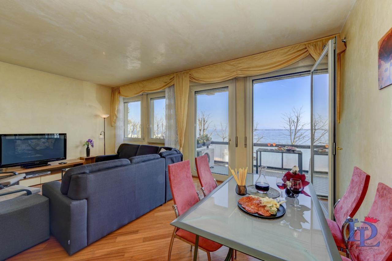 Desenzanoloft Official Partner Marriott Homes & Villas - Charming On The Lake Front Lake Desenzano del Garda Kültér fotó